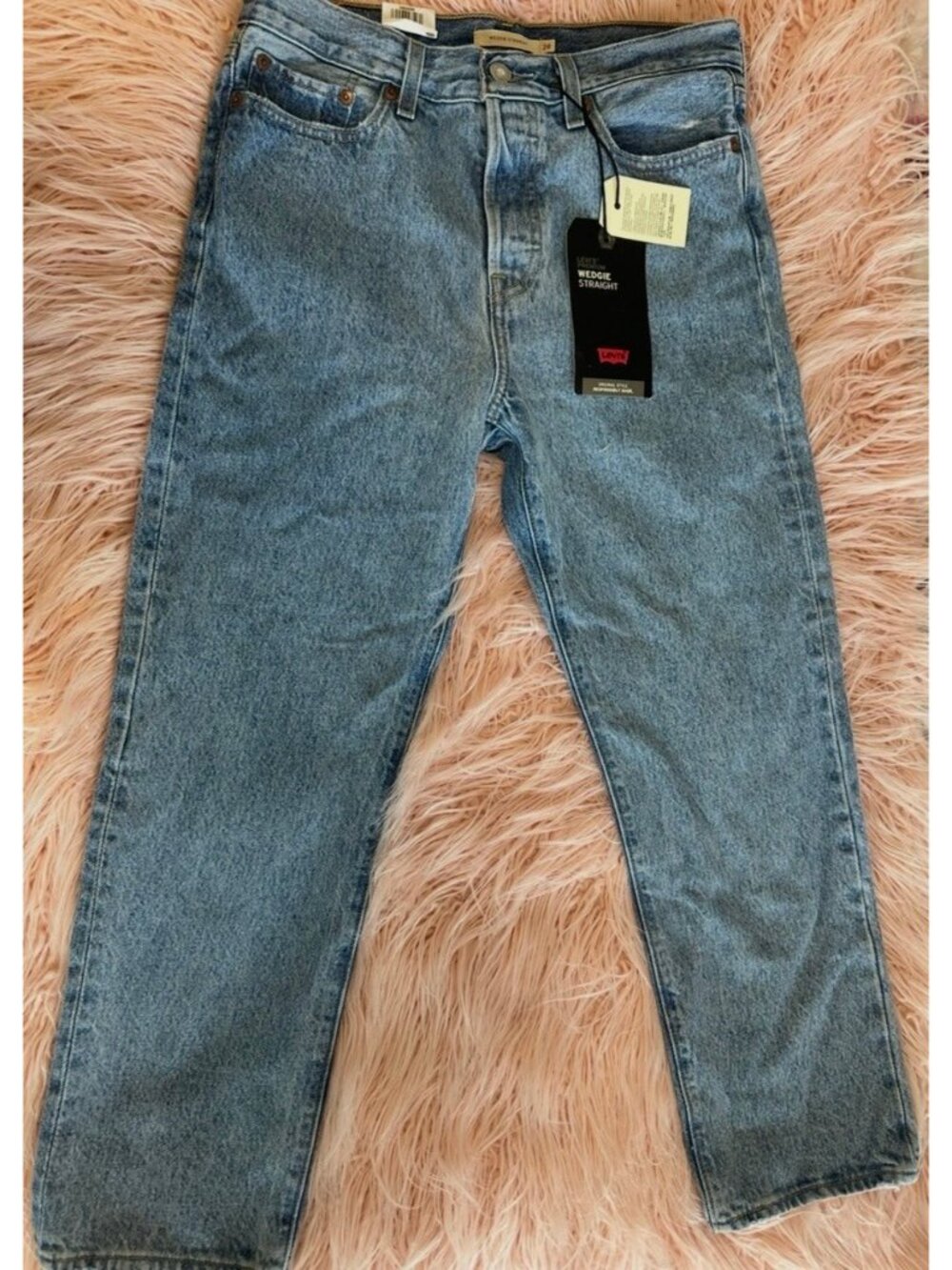 NWT Women’s Levi’s Wedgie Straight Jeans- size 28